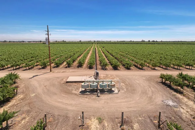 a view of a outdoor space