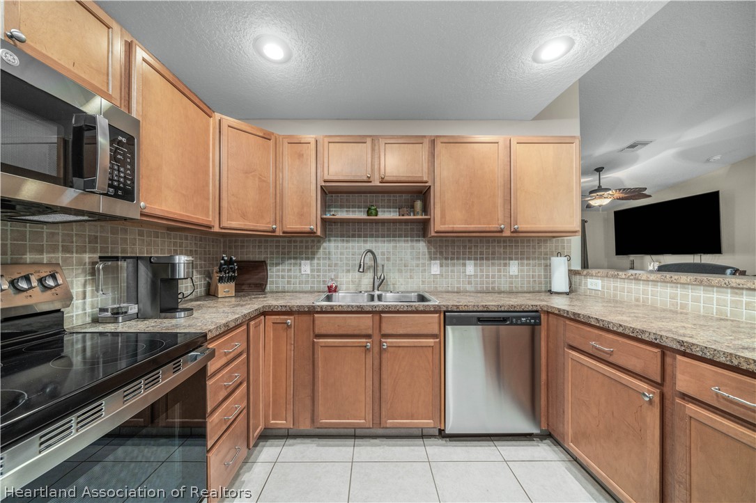 4501 Vantage Circle Sebring, FL 33872 - Photo 5 of 47