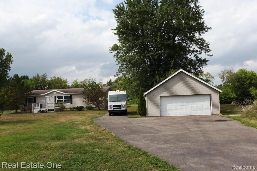 2702 Rauch Road Temperance, MI 48182 - Photo 2 of 5 IMG_0414.jpg