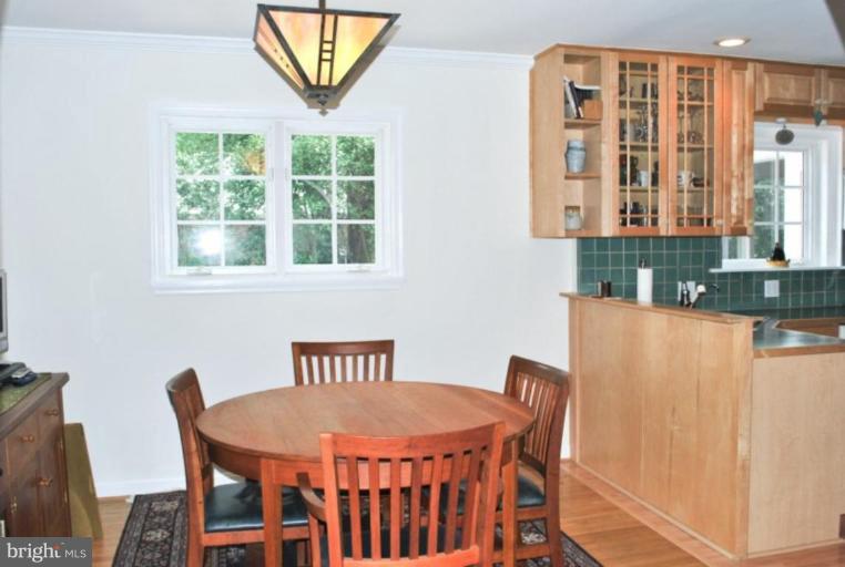 5608 5th Road South Arlington, VA 22204 - Photo 11 of 23 Dining Room