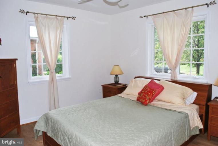 5608 5th Road South Arlington, VA 22204 - Photo 9 of 23 Bedroom #1