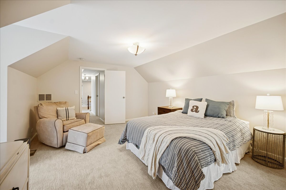 898 Bridlegate Lane Northfield, IL 60093 - Photo 25 of 43