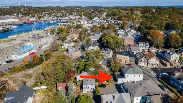 $3,000 | 187 East Main Street, Unit 1, Gloucester, MA 01930