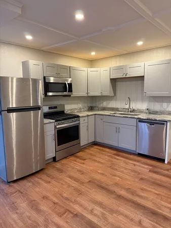 $3,000 | 187 East Main Street, Unit 1, Gloucester, MA 01930