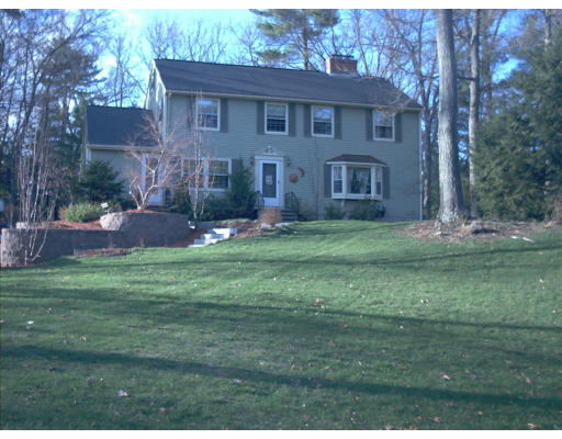 7 Crestwood Road North Reading, MA 01864 - Photo 1 of 6 Gallery Image 1