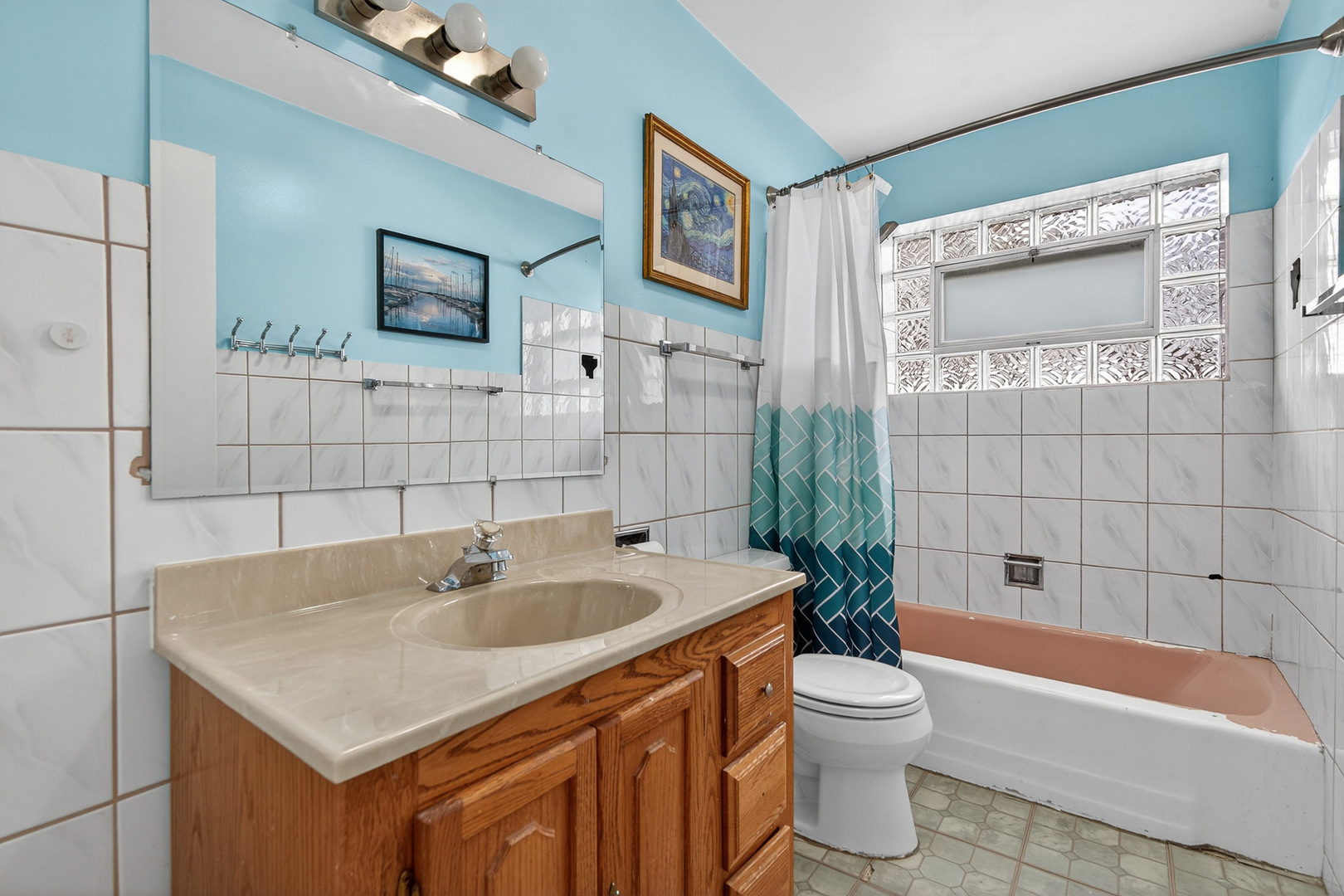 8516 West Normal Avenue Niles, IL 60714 - Photo 20 of 35 a bathroom with a sink toilet and shower