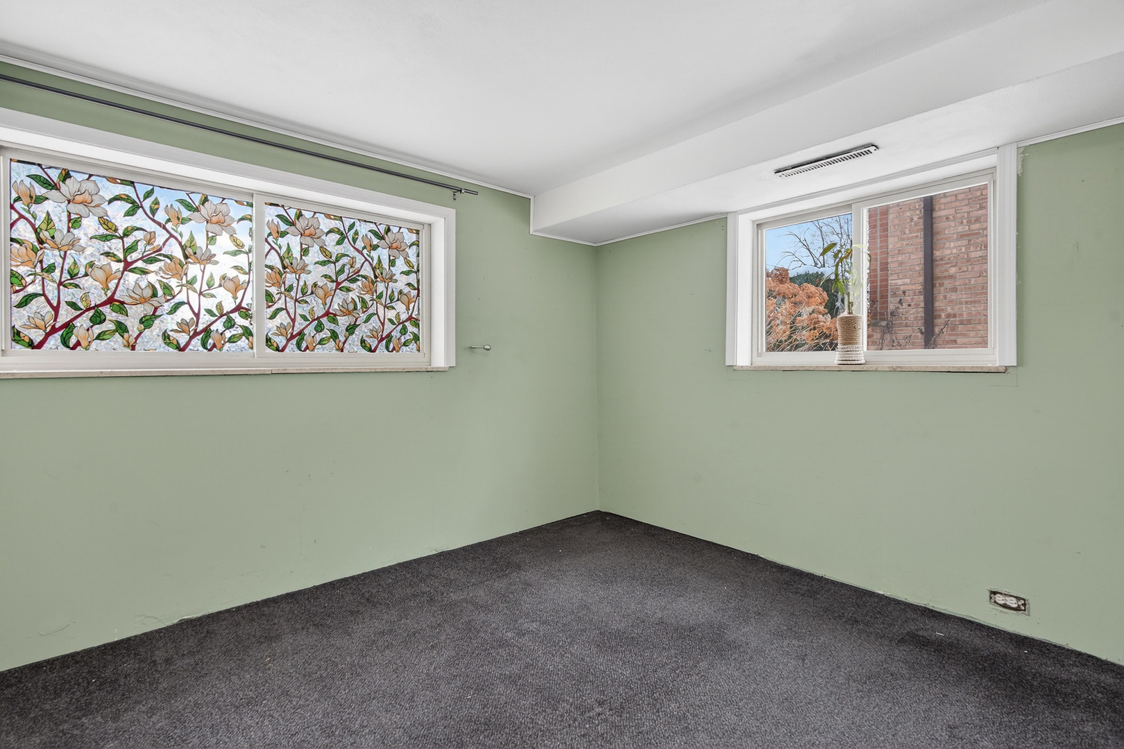 8516 West Normal Avenue Niles, IL 60714 - Photo 25 of 35 an empty room with a window