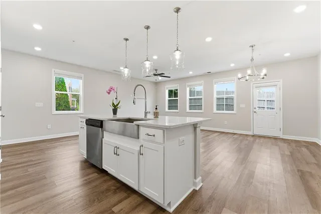 $448,500 | 301 Niles Court, Unit 5, Marietta, GA 30060