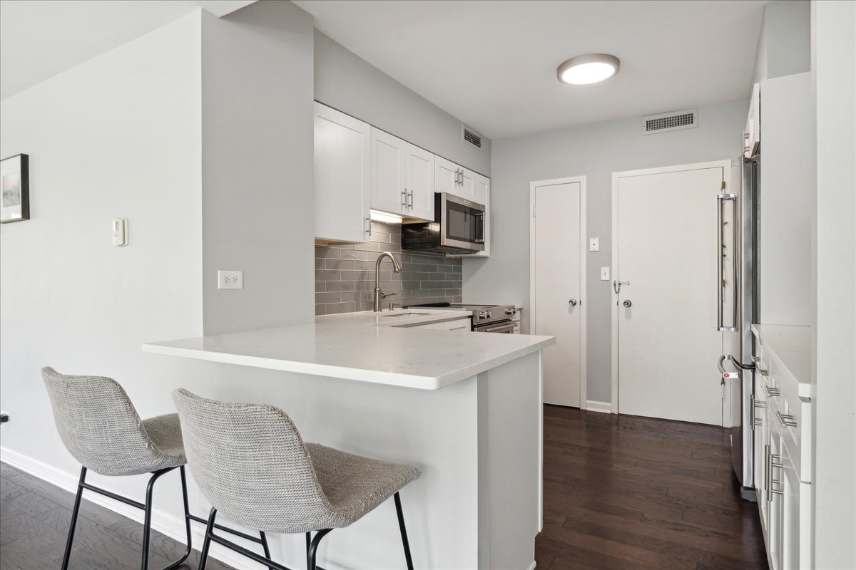 1616 Sheridan Road, Unit 3B Wilmette, IL 60091 - Photo 9 of 24