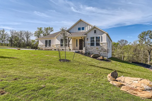 $499,998 | 117 Booted Eagle Claw Cove, Cedar Creek, TX 78612