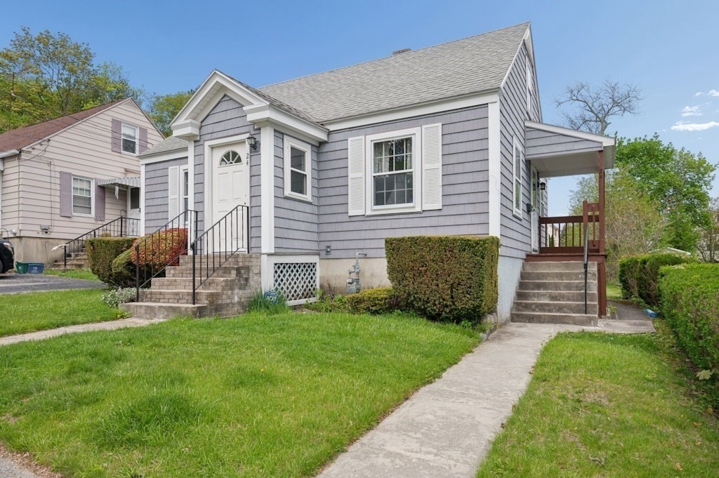 24 Falmouth Street Worcester, MA 01607 - Photo 3 of 28