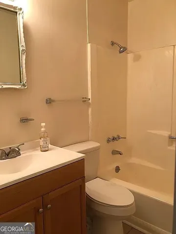 $1,075 | 370 Jockey Club Drive, Athens, GA 30605