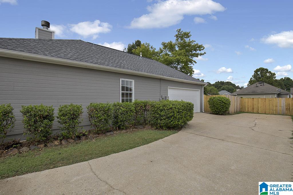 180 Stonebridge Circle Pelham, AL 35124 - Photo 2 of 18
