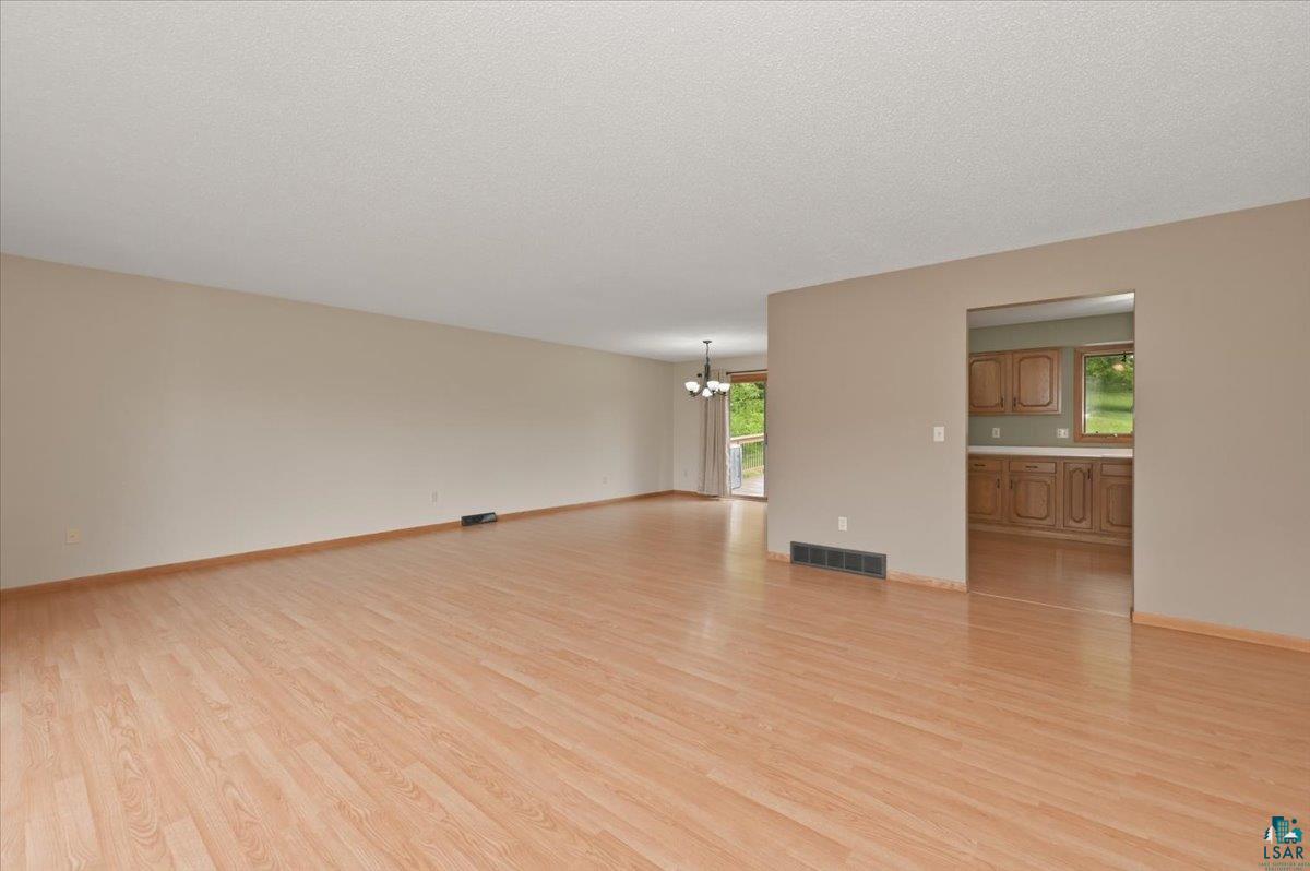 4113 Tioga Street Duluth, MN 55804 - Photo 7 of 31 Living Room