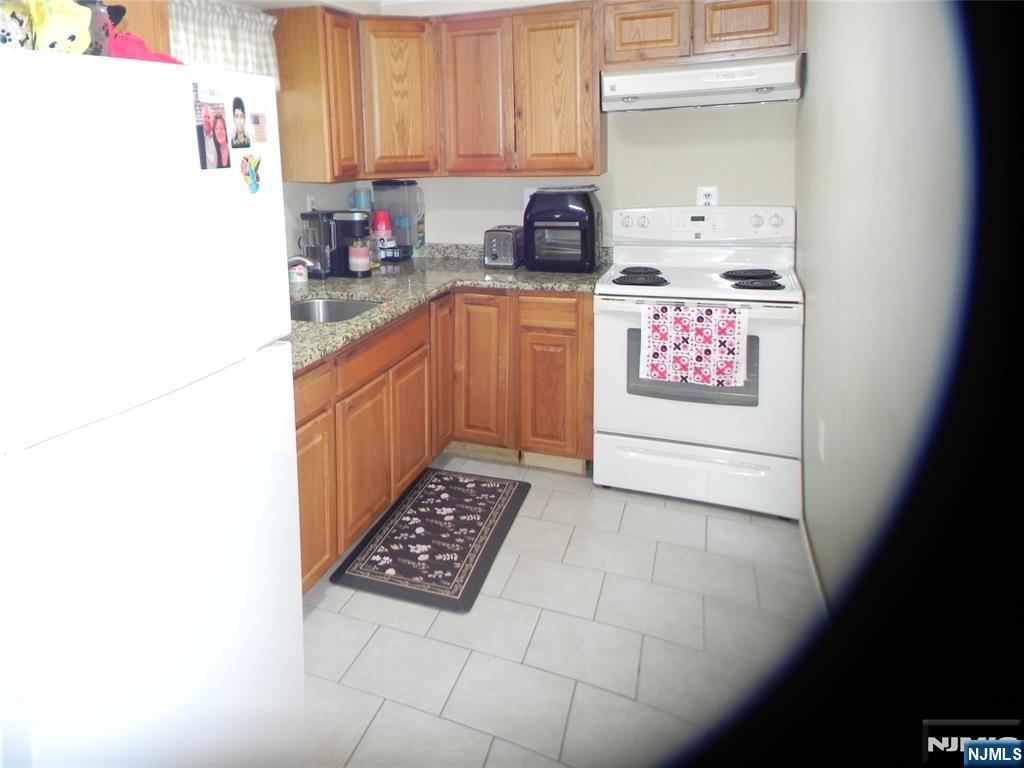 18 La Rosa Drive Little Ferry, NJ 07643 - Photo 12 of 17