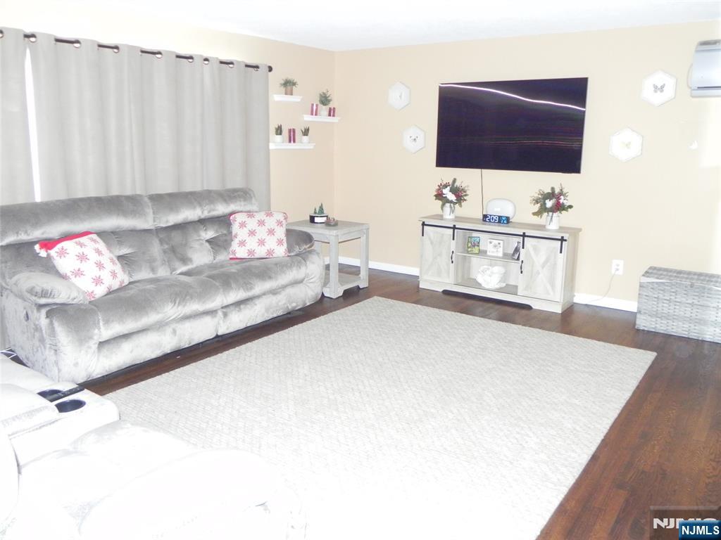 18 La Rosa Drive Little Ferry, NJ 07643 - Photo 2 of 17