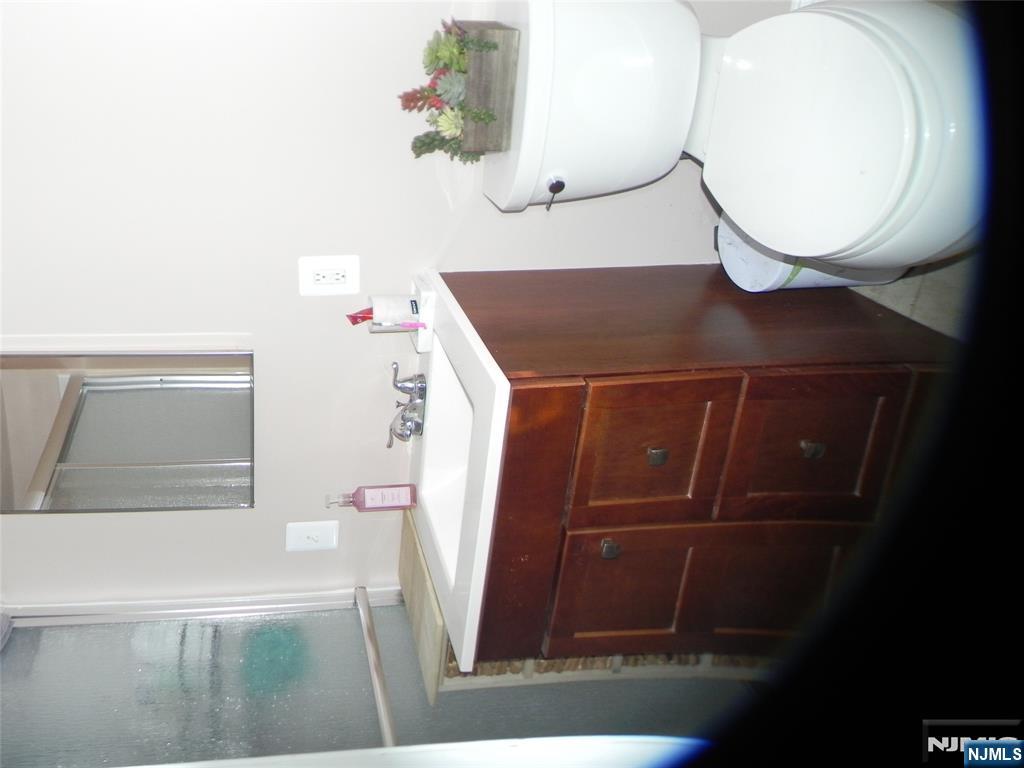 18 La Rosa Drive Little Ferry, NJ 07643 - Photo 7 of 17