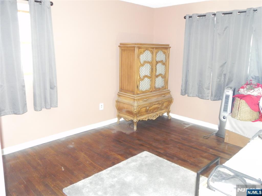 18 La Rosa Drive Little Ferry, NJ 07643 - Photo 8 of 17