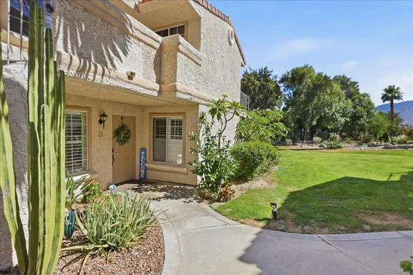$379,000 | 2001 East Camino Parocela, Unit J71, Palm Springs, CA 92264