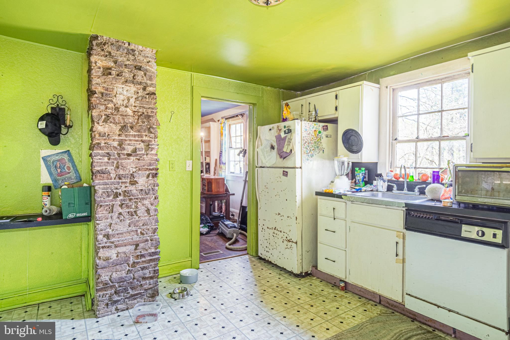 8914 Dogwood Road Baltimore, MD 21244 - Photo 6 of 32 Gallery Image 6