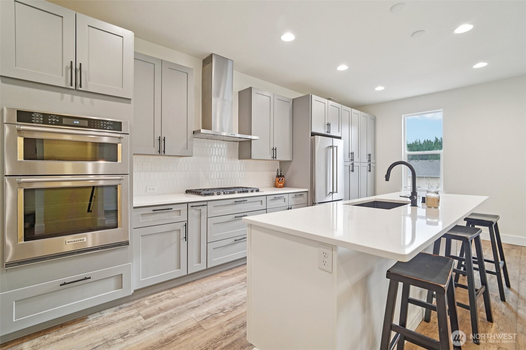 18300 121st Place Southeast Renton, WA 98058 - Photo 2 of 15