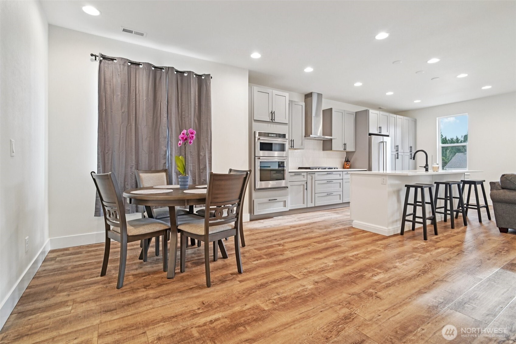 18300 121st Place Southeast Renton, WA 98058 - Photo 4 of 15