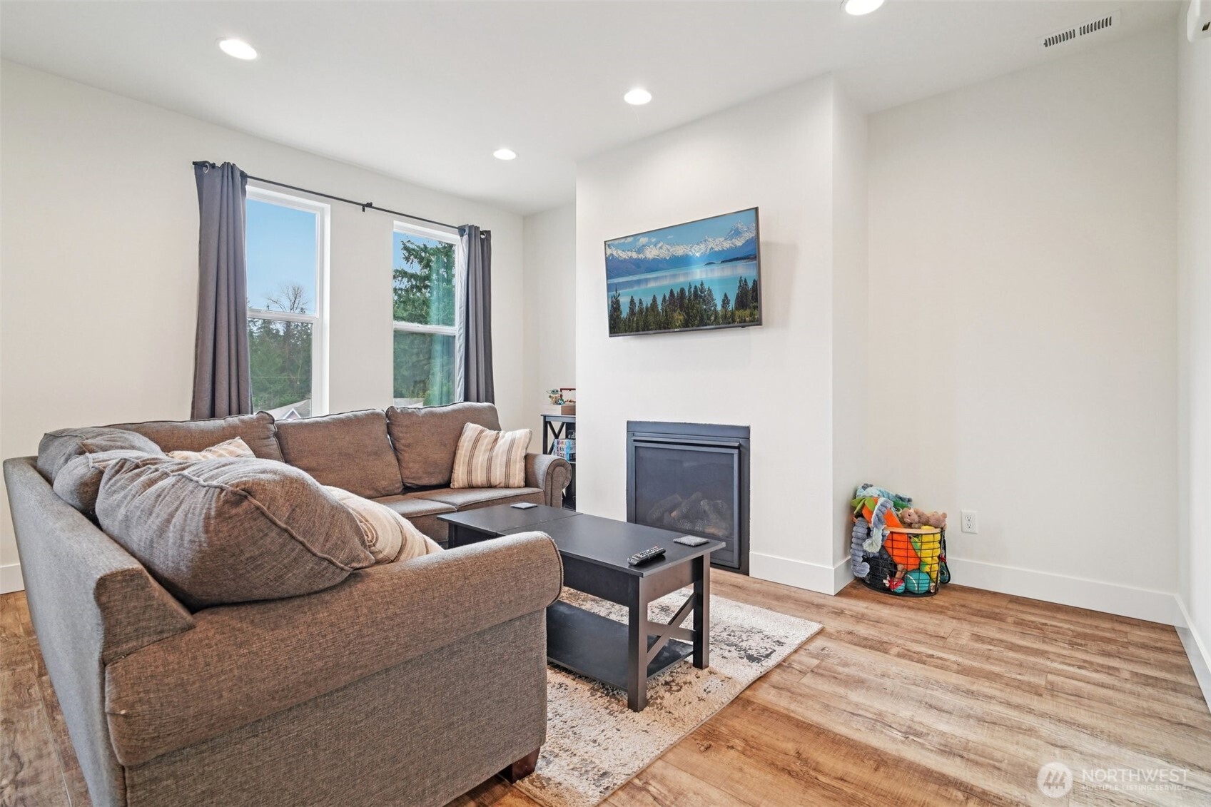 18300 121st Place Southeast Renton, WA 98058 - Photo 5 of 15