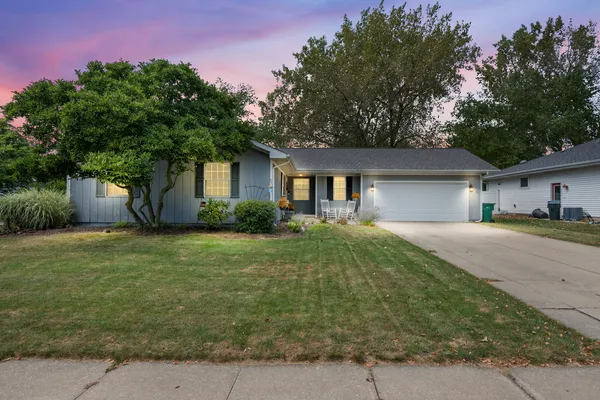 $349,000 | 1301 Larson Street, Sycamore, IL 60178