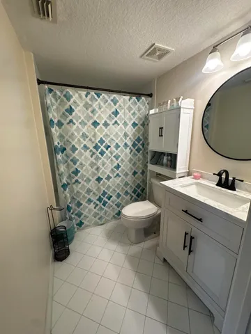 $2,100 | 3810 North Jog Road, Unit 105, Royal Palm Beach, FL 33411