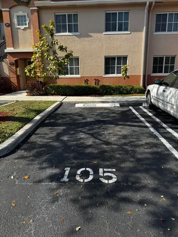 $2,100 | 3810 North Jog Road, Unit 105, Royal Palm Beach, FL 33411