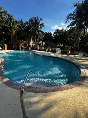 $2,100 | 3810 North Jog Road, Unit 105, Royal Palm Beach, FL 33411