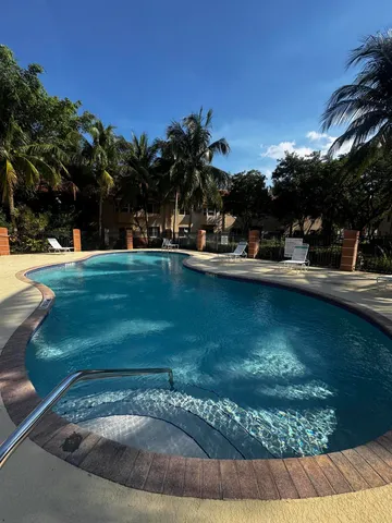 $2,100 | 3810 North Jog Road, Unit 105, Royal Palm Beach, FL 33411