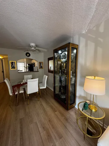 $2,100 | 3810 North Jog Road, Unit 105, Royal Palm Beach, FL 33411