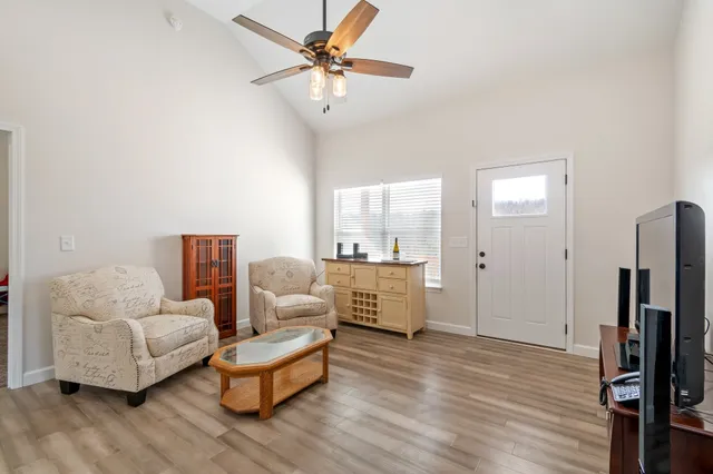 $349,900 | 2800 North Hurricane Creek Road, McEwen, TN 37101