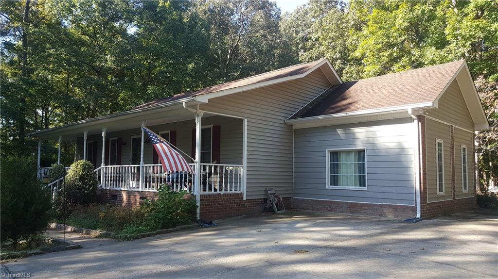 394 Forest Ridge Lane Lexington, NC 27292 - Photo 4 of 29