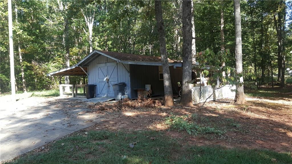 394 Forest Ridge Lane Lexington, NC 27292 - Photo 5 of 29