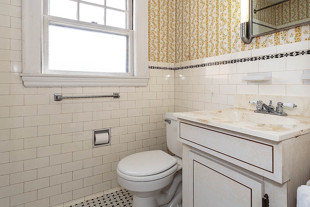 92 Standish Road Watertown, MA 02472 - Photo 14 of 20