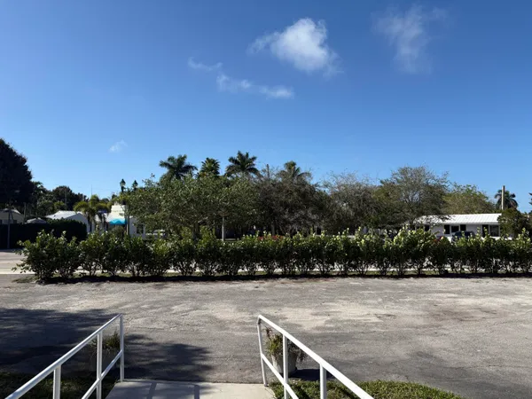 $8,000 | 202 Palm Court, Delray Beach, FL 33444