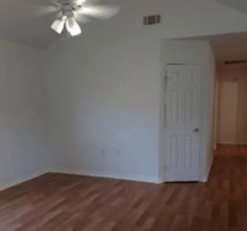 $195,000 | 1131 West Front Street, Sealy, TX 77474