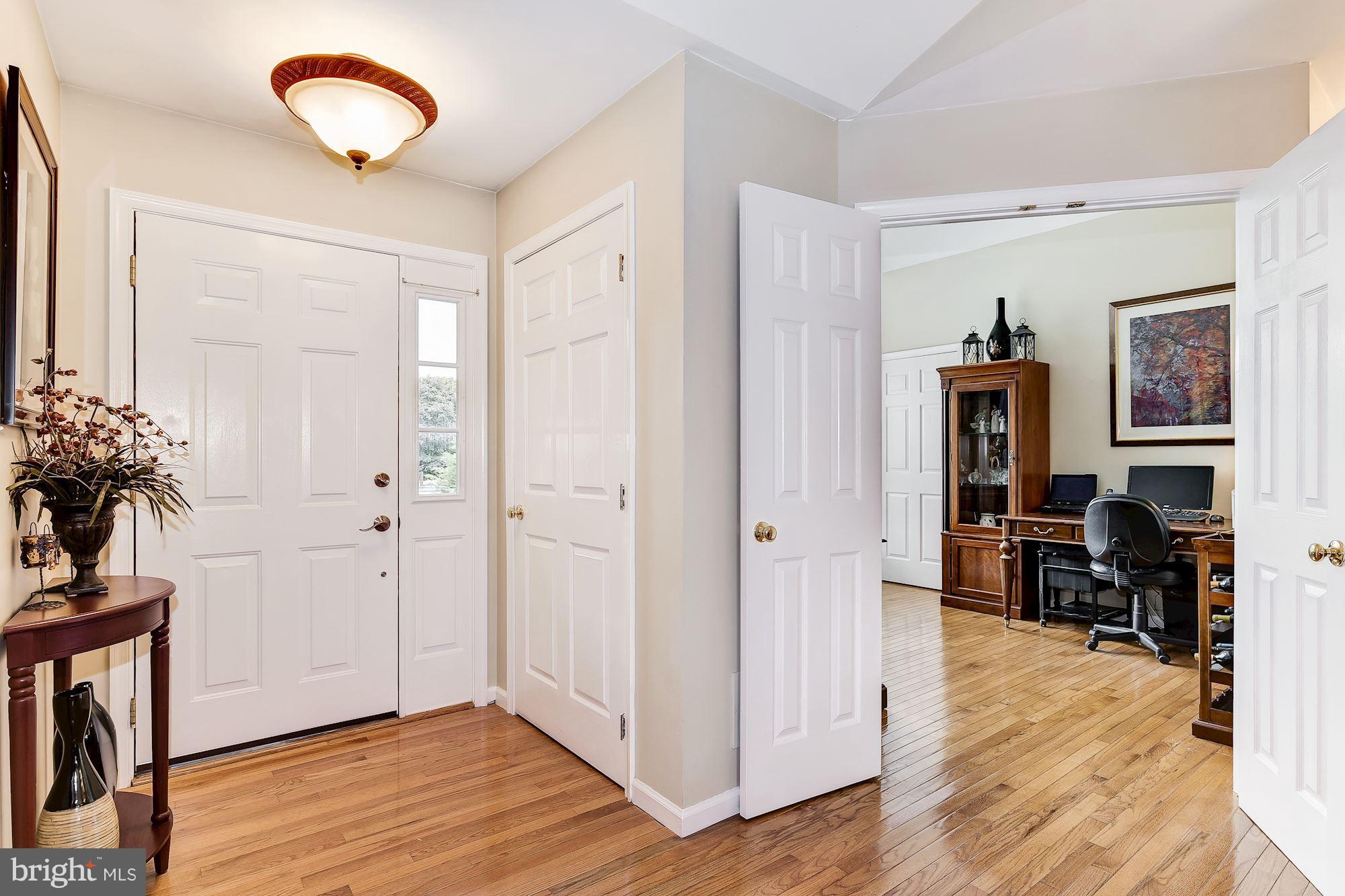 407 Prospect Road Mount Airy, MD 21771 - Photo 3 of 29 Foyer