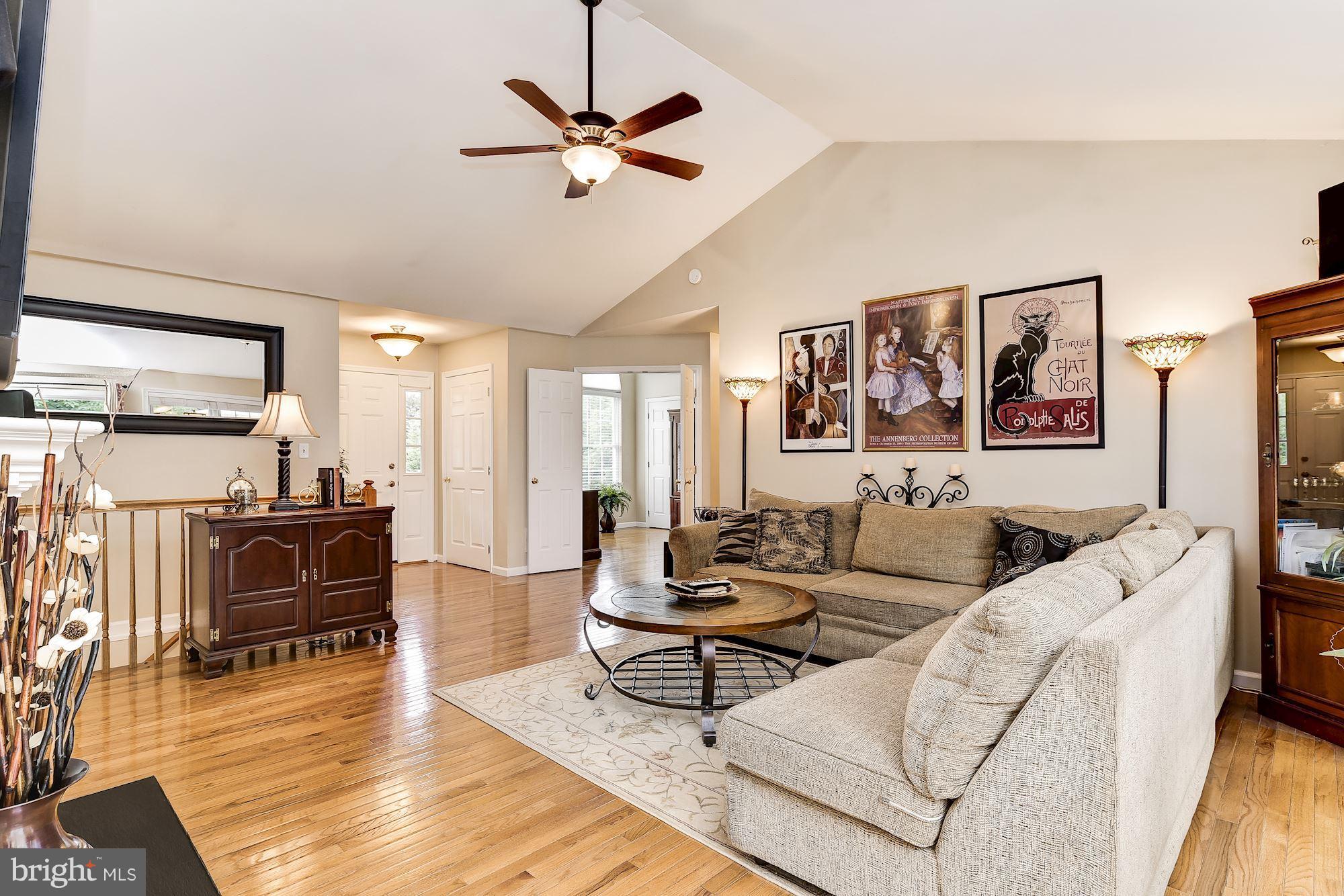 407 Prospect Road Mount Airy, MD 21771 - Photo 7 of 29 Living Room