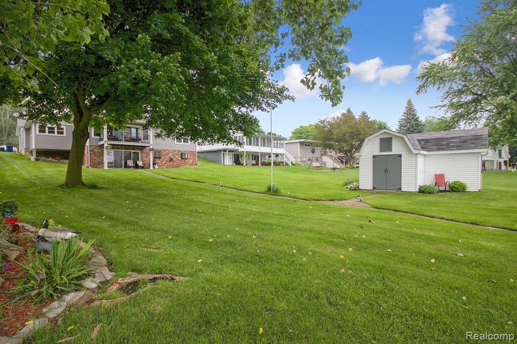 3379 Rolston Road Fenton, MI 48430 - Photo 3 of 31