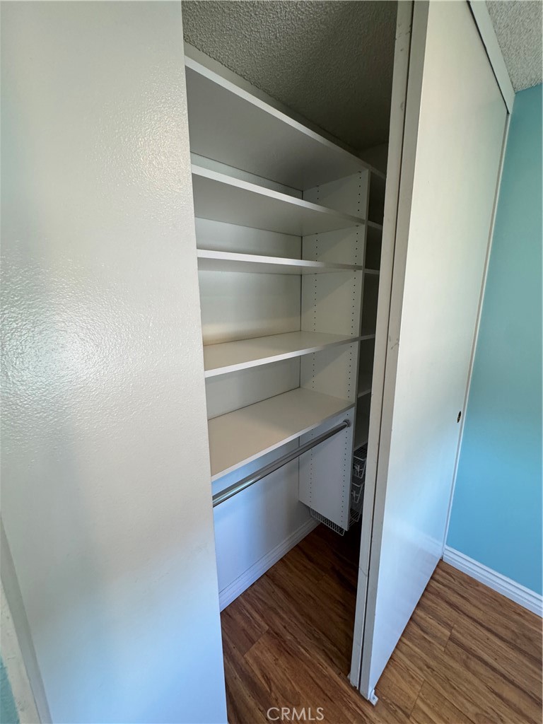 19216 Hamlin Street, Unit 8 Reseda, CA 91335 - Photo 13 of 31