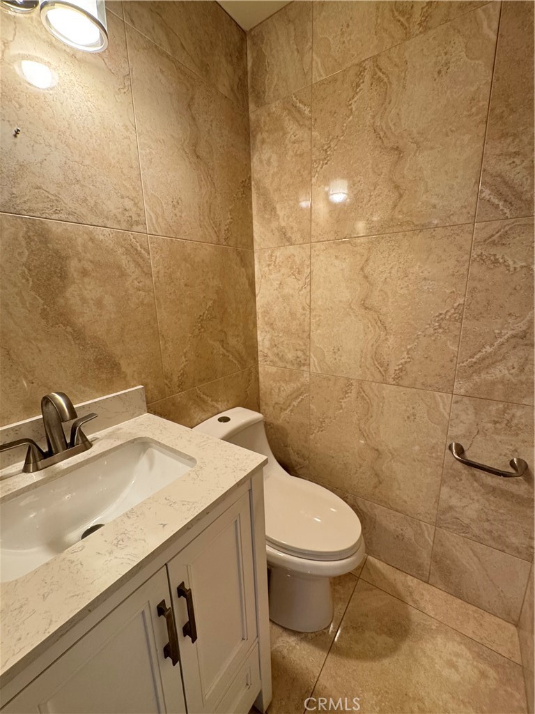 19216 Hamlin Street, Unit 8 Reseda, CA 91335 - Photo 16 of 31