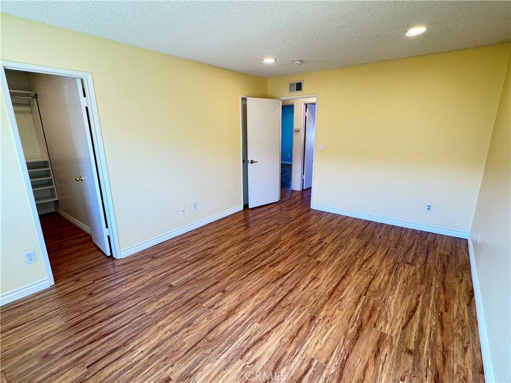 19216 Hamlin Street, Unit 8 Reseda, CA 91335 - Photo 17 of 31