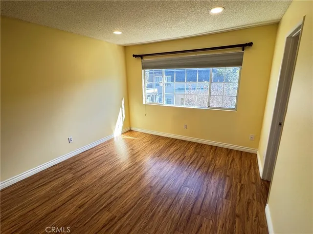 $639,900 | 19216 Hamlin Street, Unit 8, Reseda, CA 91335
