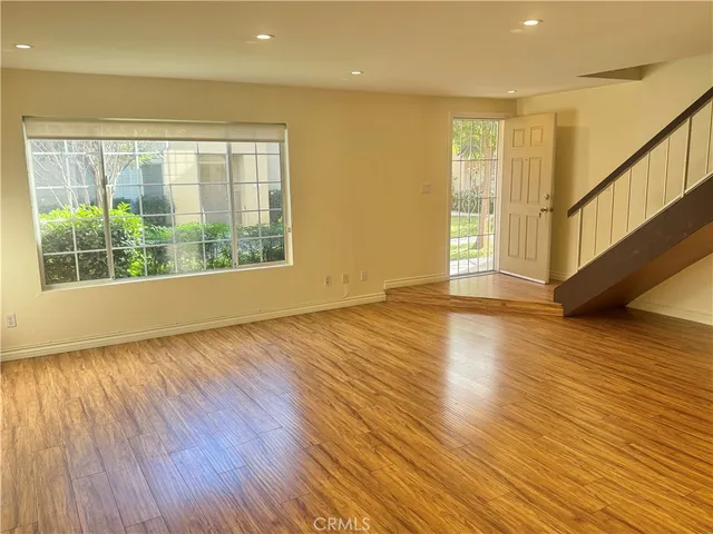 $639,900 | 19216 Hamlin Street, Unit 8, Reseda, CA 91335