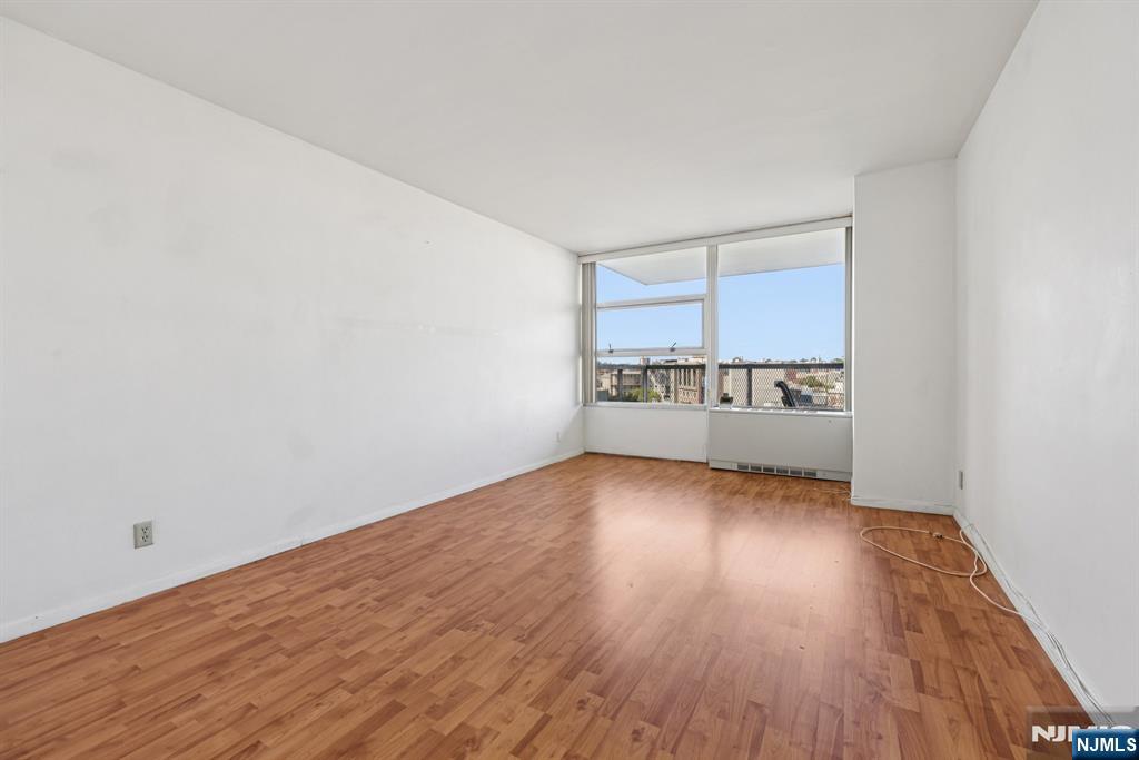 6050 Boulevard East, Unit 8E West New York, NJ 07093 - Photo 14 of 34