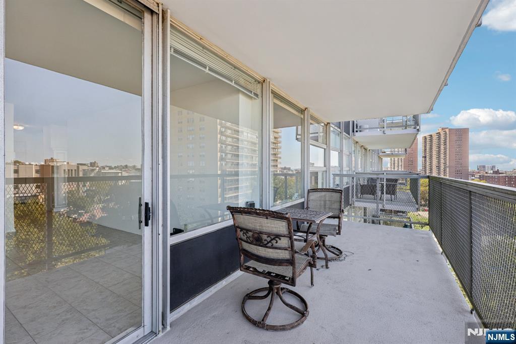 6050 Boulevard East, Unit 8E West New York, NJ 07093 - Photo 20 of 34