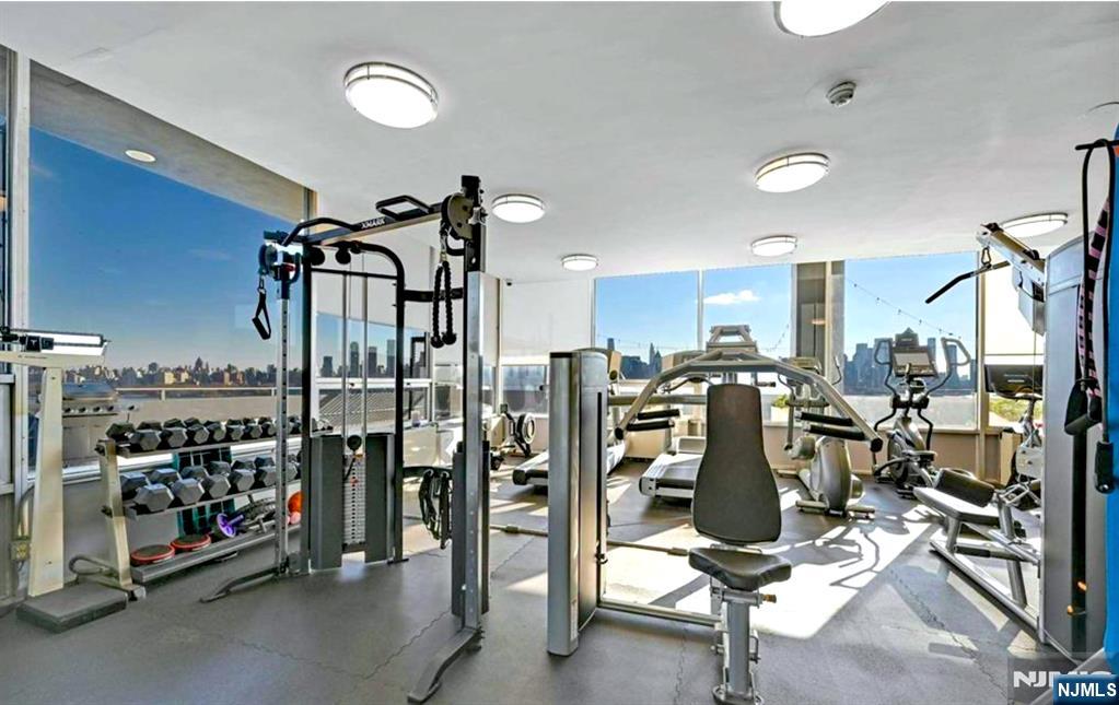 6050 Boulevard East, Unit 8E West New York, NJ 07093 - Photo 22 of 34